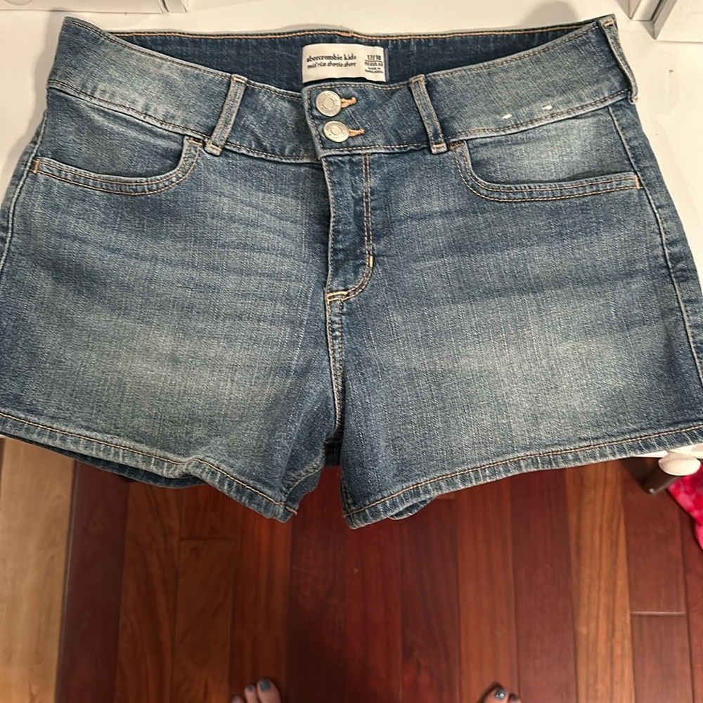 Abercrombie Girls Mid Rise Shortie Short